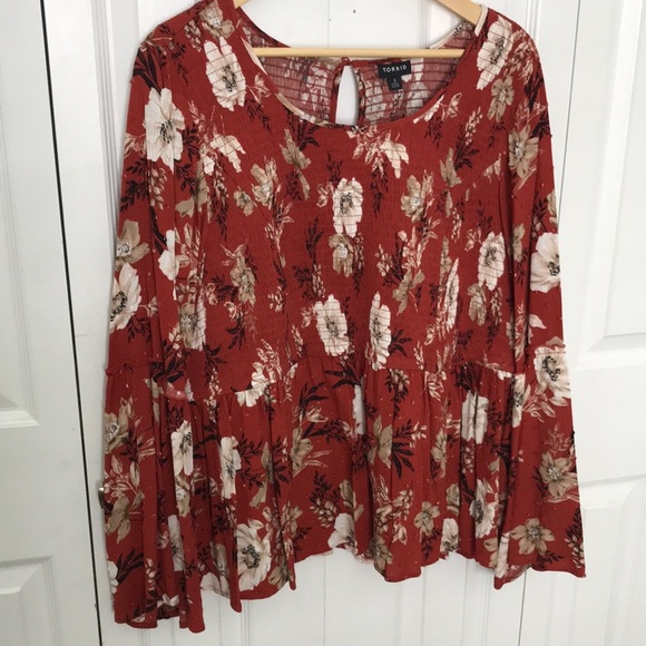 Torrid Baybydoll Top With Bell Sleeves Sz 3 - Picture 4 of 12